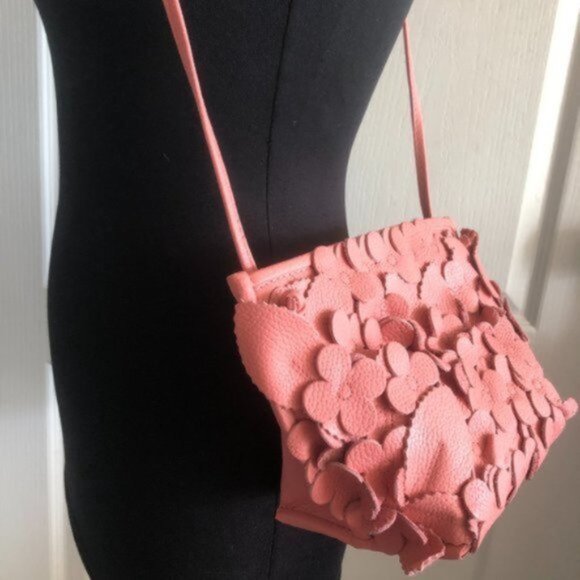 T Tahari 3D Greta Leather Flowers Appliques Pink Crossbody Handbag - Picture 5 of 16